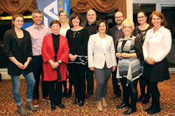 Le conseil d'administration et les employés de l'APICA en 2017 ; Anick Néron, coordonnatrice rue Principale ; Vincent Lemieux, Couvreur Rolland Boudreault ; Suzanne Bossé, Directrice de l’APICA ; Stéphanie Olney-Lessard, Étude légale Vieux-Aylmer ; Mireille Alary, PME Inter Notaires ; François Sylvestre, Nuapro ; Nathalie Rodrigue, Lumbec ; Sébastien Labelle, RBC Banque Royale ; Chantal Leblanc-Bélanger, Centre Alimentaire Aylmer; Sophie Castonguay, Gatineau Couture ; Martine Mongrain, cgm2 Communication. Photo : Patricia Cassidy