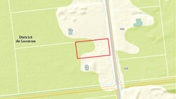 La mesure frontale du lot en rouge, entre le 951 et le 931 chemin Klock, est de 45 mètres.
Credit: Atlas Gatineau