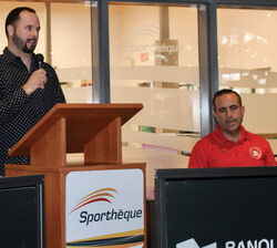 Le directeur du tournoi Richard Quirion et Mathieu Toupin, lors de l’annonce de l’édition 2019 du Challenger de Gatineau. Photo : Charles Fontaine