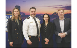 De gauche à droite : Maude Marquis-Bissonnette, mairesse de Gatineau, Simon Fournier, chef du SPVG, Suzanne Tremblay, députée de Hull, et Mathieu Lévesque, député de Chapleau, lors de l’annonce d’une aide financière de 732 700 $ au Service de police de la Ville de Gatineau dans le cadre du Programme de soutien aux pratiques policières concertées en itinérance et en santé mentale (17 février 2025). Photo : Courtoisie, Suzanne Tremblay – députée de Hull à l’Assemblée nationale
