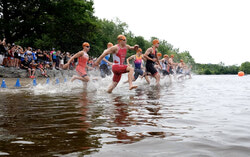 Around forty participants start the Série Grand Prix/Coupe du Québec. Photo: Christian Rochefort
