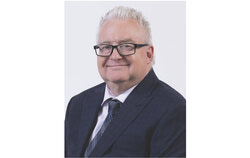 Jean Lessard, conseiller municipal du district de la Rivière-Blanche et président de la Commission des aînés, a soulevé les enjeux liés aux déplacements des personnes aînées vers leur bibliothèque de quartier. Photo : Ville de Gatineau