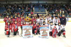Two Aylmer teams in the finals.Aylmer vs. Aylmer in provincial hockey tournament finalsLaurent Robillard-Cardinal
Two Pee-wee B Aylmer teams ended up playing against each other in the finals of the provincial tournament, held on December 21 in Deux-Montagnes, Laurentians. The Gladiateurs won the preliminary round over the Voyageurs by a score of 6-2. But the Voyageurs took on the Gladiateurs in the final match and won, 2-0.
After their initial defeat, the Voyageurs just went from one win to another, right up to the finals. They defeated the Mirabel Concordes 4 to 3 on December 20, then defeated the Lorraine-Rosemère National 2, 1 to 0, on December 21, which brought them to the final match of the tournament against the Aylmer Gladiateurs. 
The Gladiateurs had defeated the Panthères by a score of 4 to 1 and then the Faucons, 2 to 1, before heading for the finals on December 21 against their last opponent, the Aylmer Voyageurs, at the Aréna Olympia.
In that final match, the Voyageurs ultimately prevailed, 2 to 0.  Vincent Bolduc, assisted by Yanik Corneau, scored the first goal at 5:32 
minutes. No goals were scored in the second period. At 2:47 minutes into the third period, the Voyageurs’ Nicolas Banchini-Fortin, assisted again by Yanik Corneau, scored the second goal. The Voyageurs’ goalie Miguel Bédard marked his second shutout of the tournament.